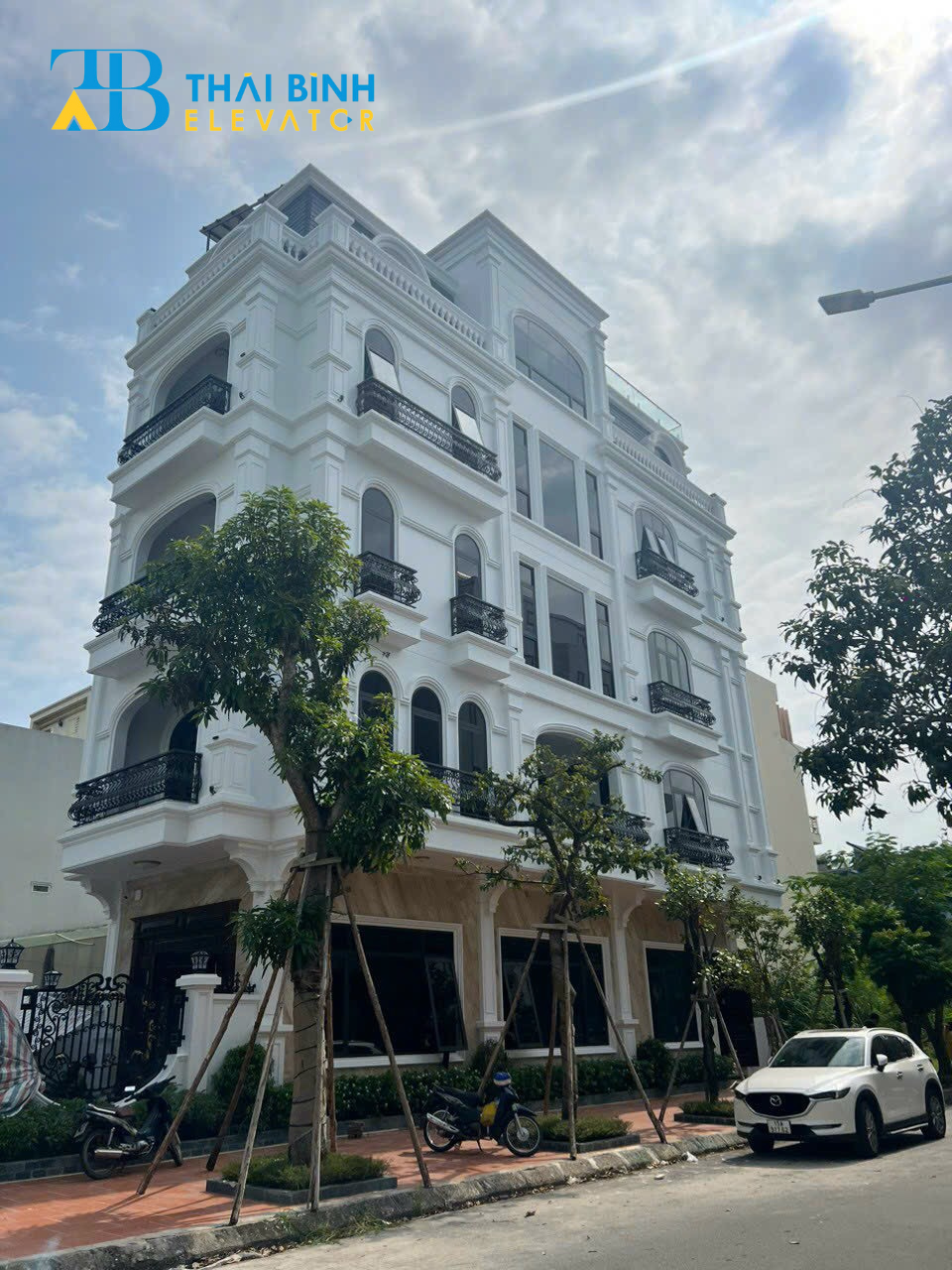 Bàn giao thang máy cho căn biệt thự tại Hạ Long